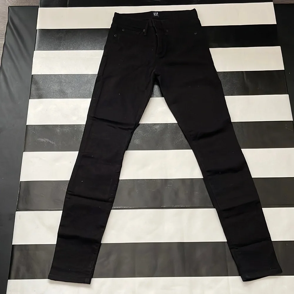 DEEP BLACK SKINNY JEAN